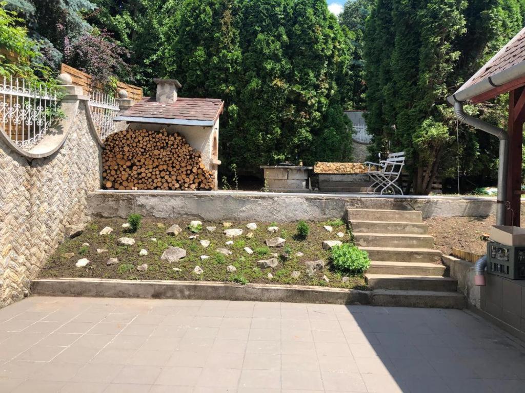 Brassoi Vendeghaz Hotel Miskolc Exterior photo